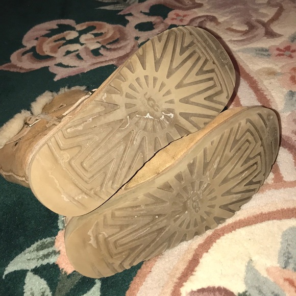 brown short uggs w buckle! classic short dylan - Picture 5 of 6